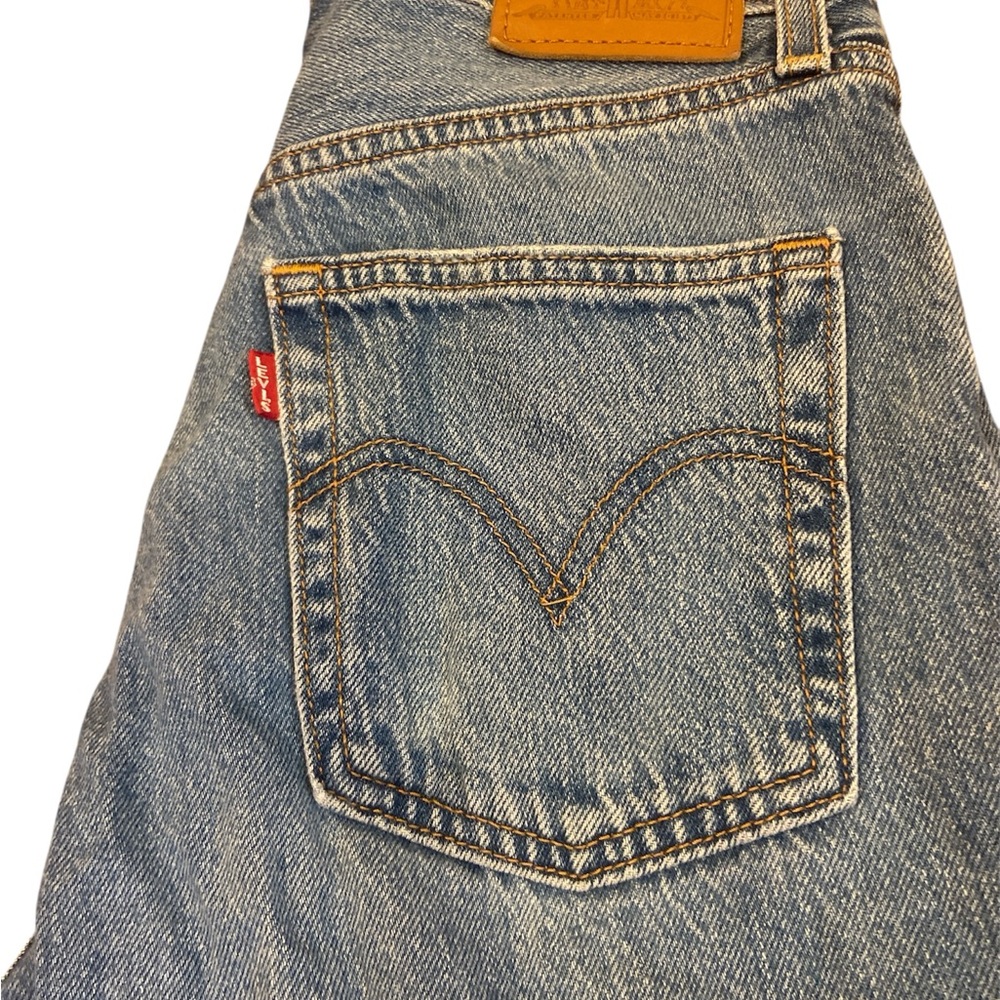 Levi's Women's Ribcage Straight Blue Jeans